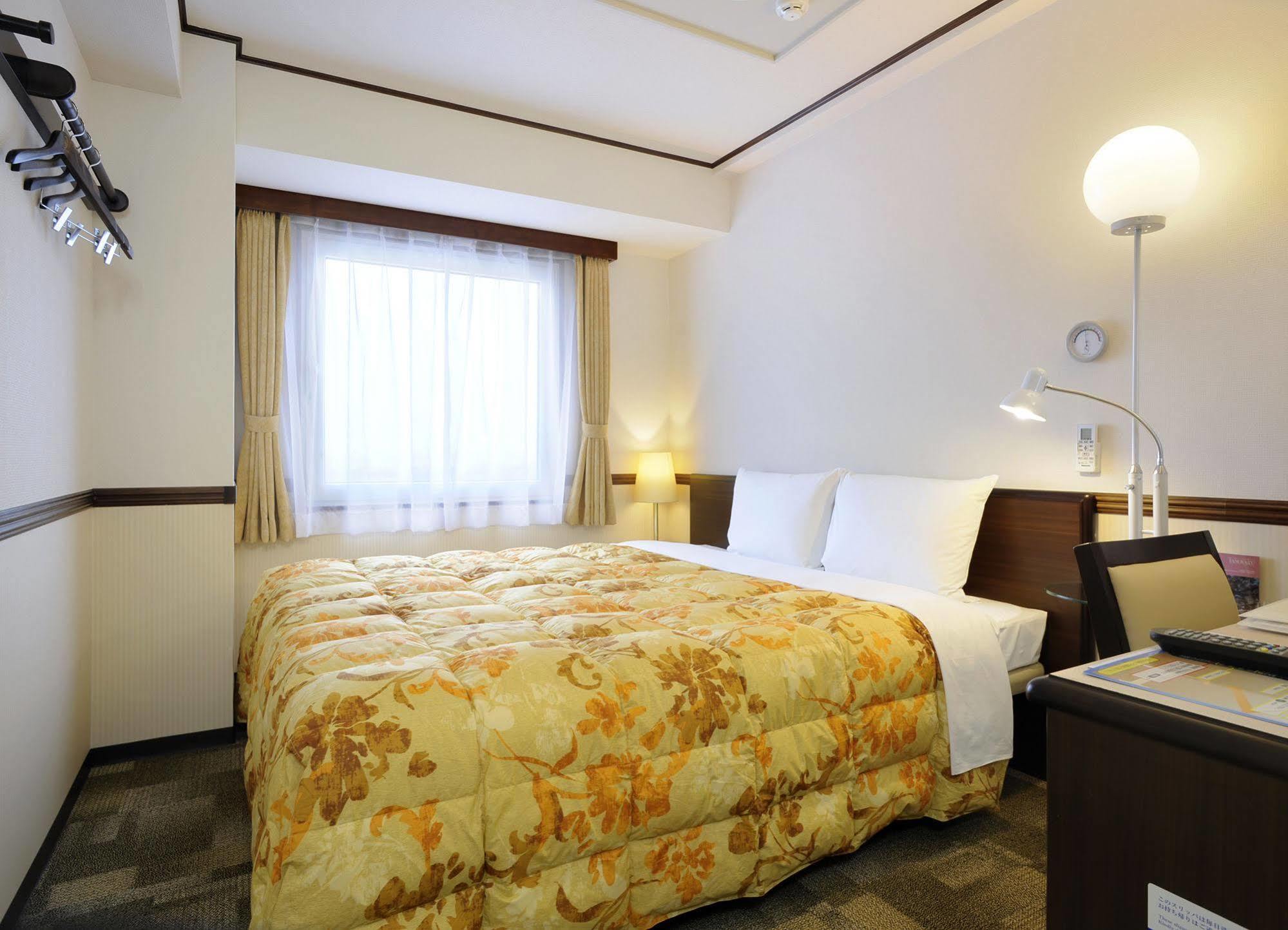 Toyoko Inn Shin-Yamaguchi-Eki Shinkansen-Guchi Екстер'єр фото