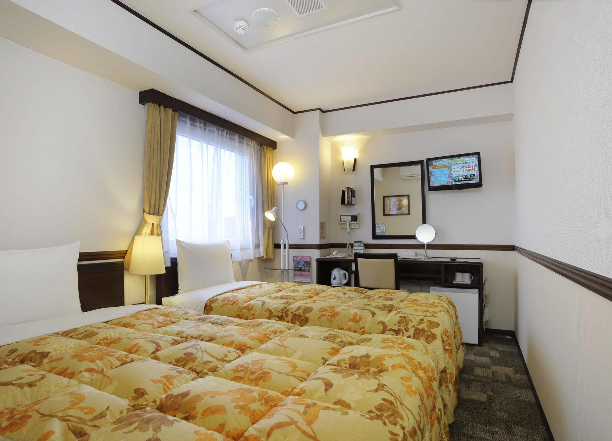 Toyoko Inn Shin-Yamaguchi-Eki Shinkansen-Guchi Екстер'єр фото