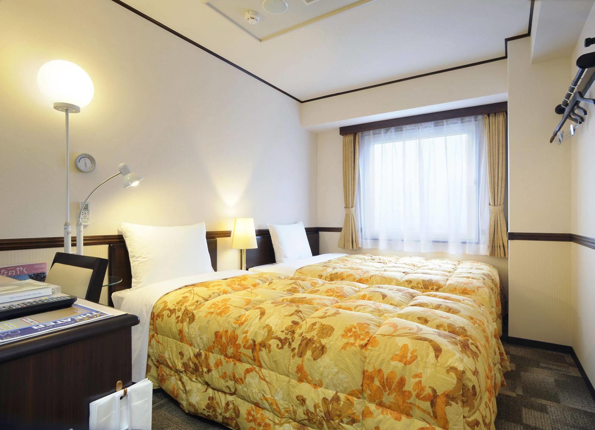 Toyoko Inn Shin-Yamaguchi-Eki Shinkansen-Guchi Екстер'єр фото